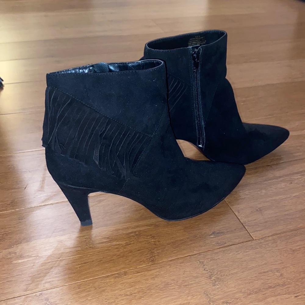 Nine west , western bootie, suede like material in black size 91/2